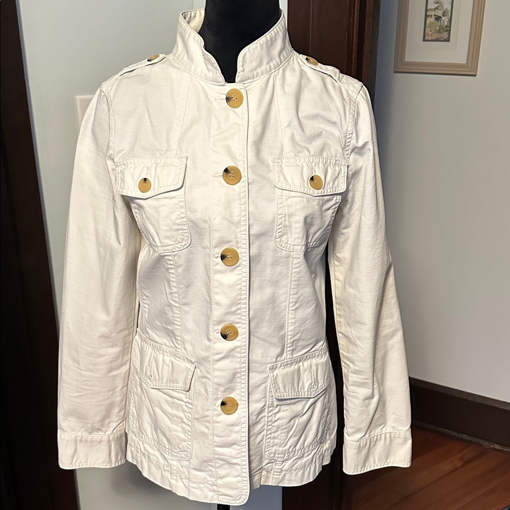 Chic Off White Safari Type Jacket